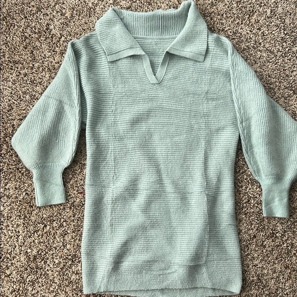 NWOT Seafoam green sweater